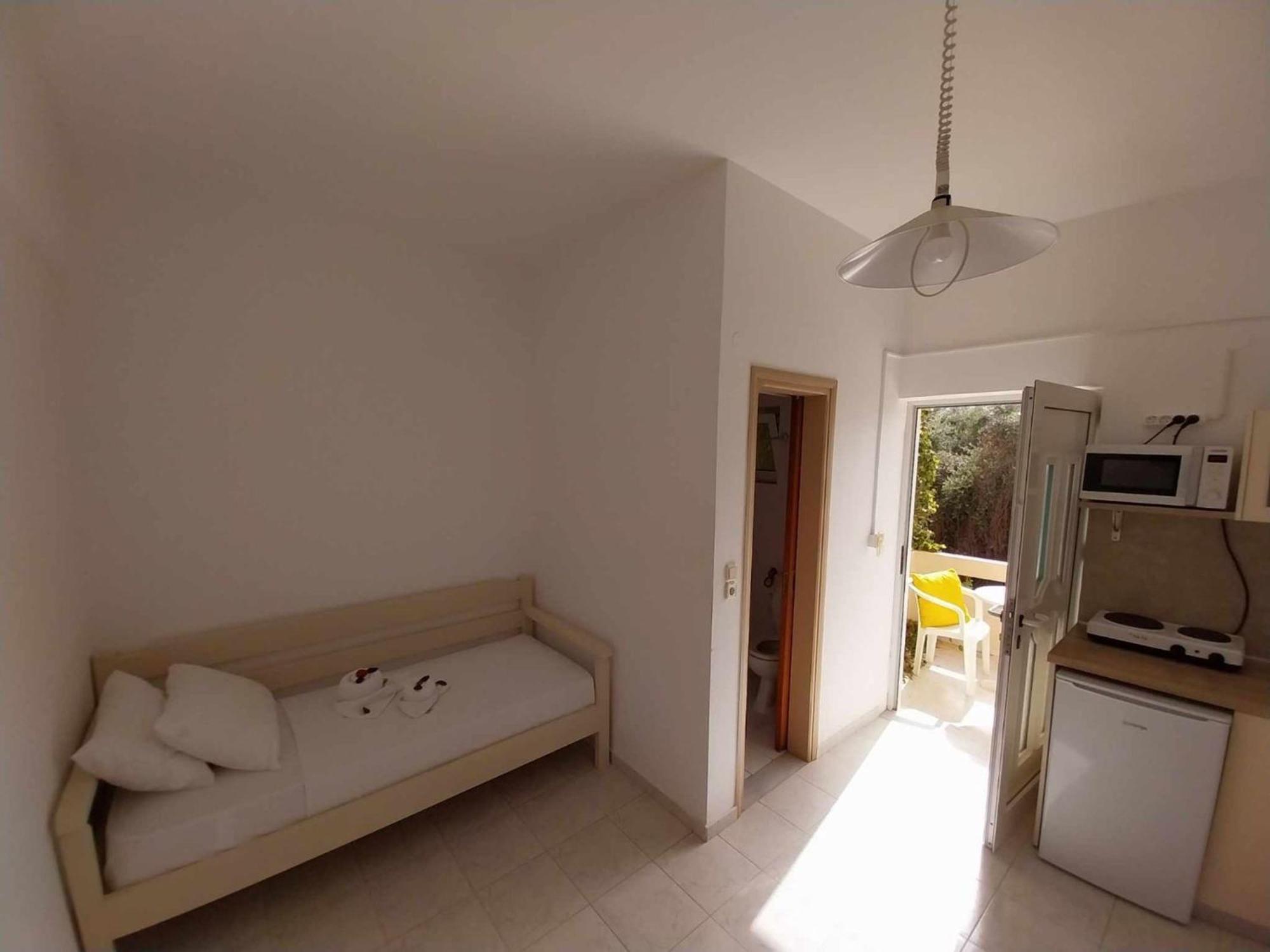 Litinas Apartments With Pool Agia Marina Esterno foto