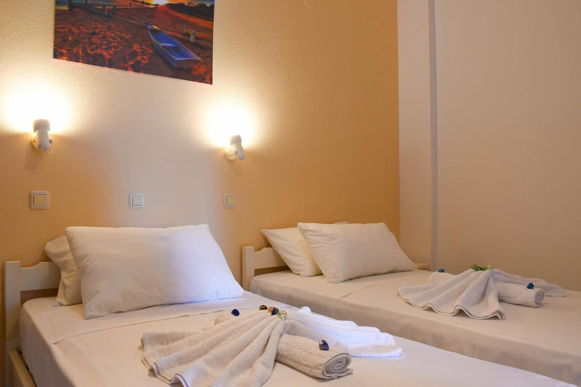 Litinas Apartments With Pool Agia Marina Esterno foto