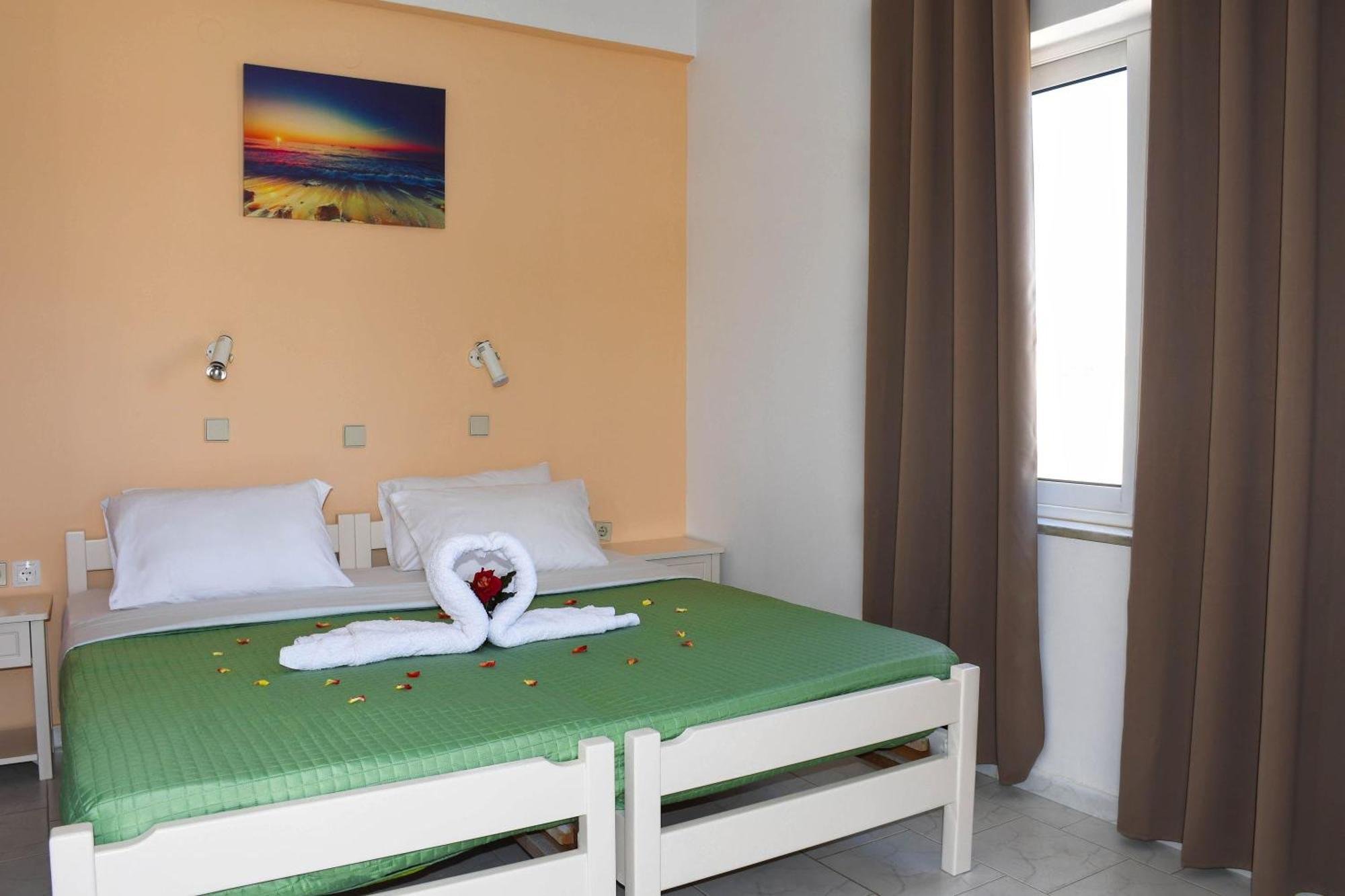 Litinas Apartments With Pool Agia Marina Esterno foto
