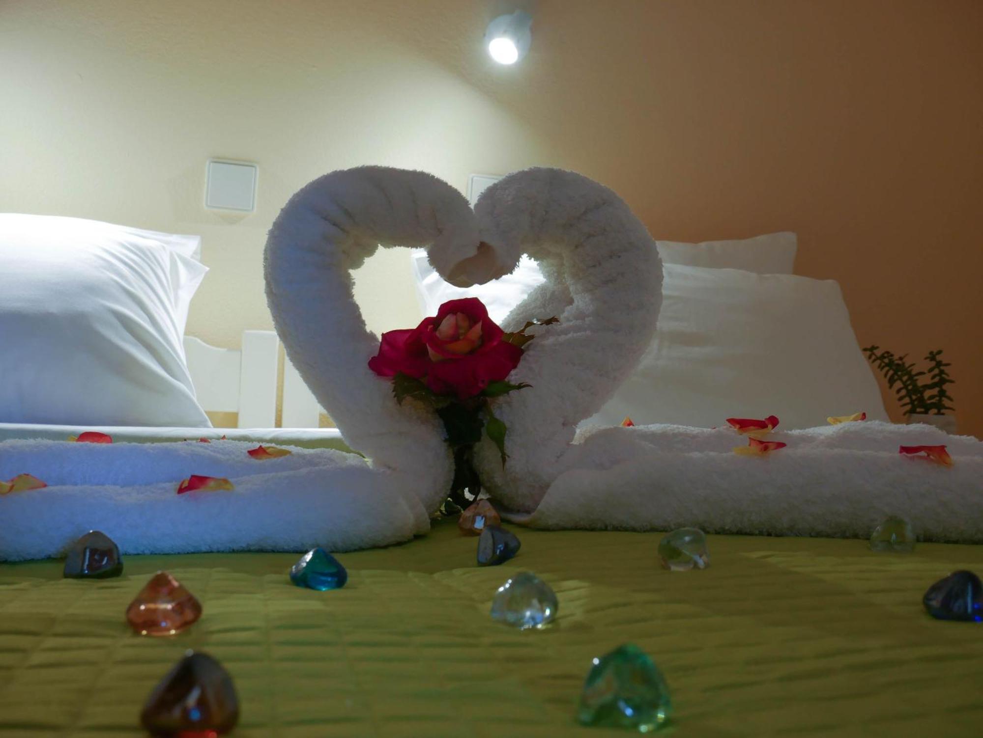 Litinas Apartments With Pool Agia Marina Esterno foto