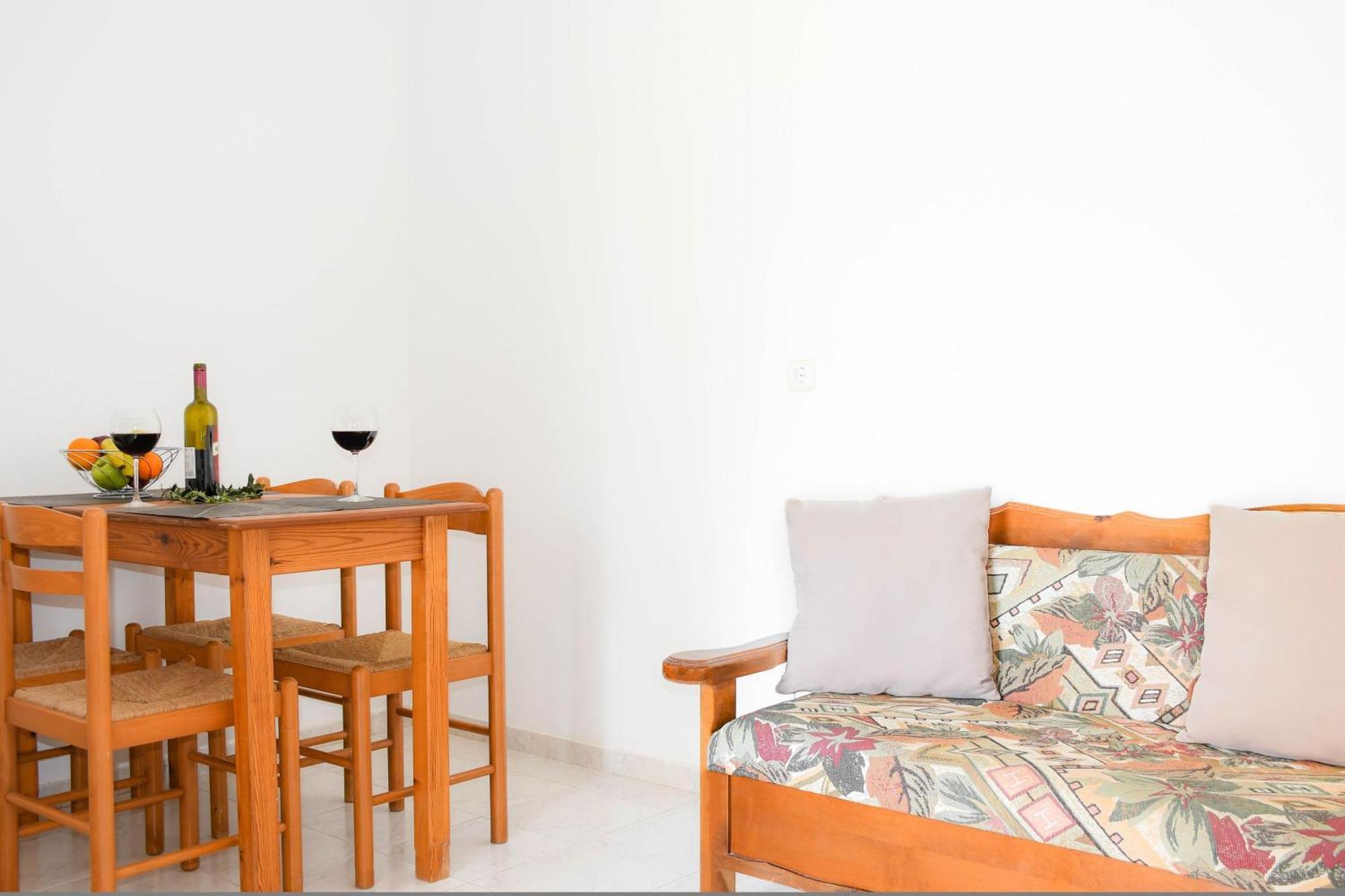 Litinas Apartments With Pool Agia Marina Esterno foto