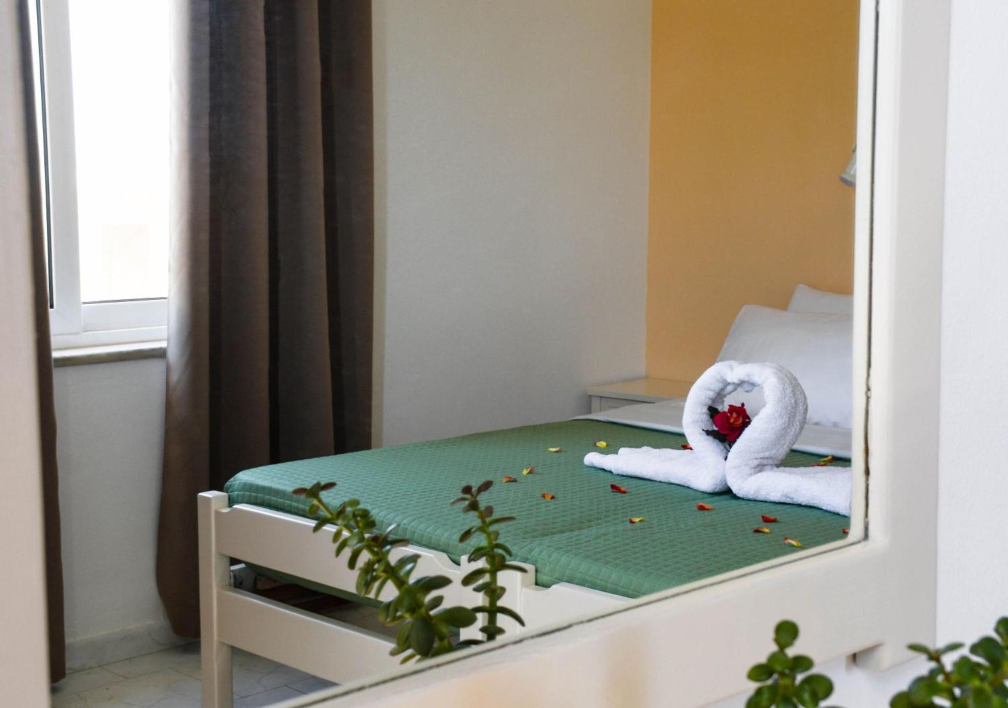 Litinas Apartments With Pool Agia Marina Esterno foto