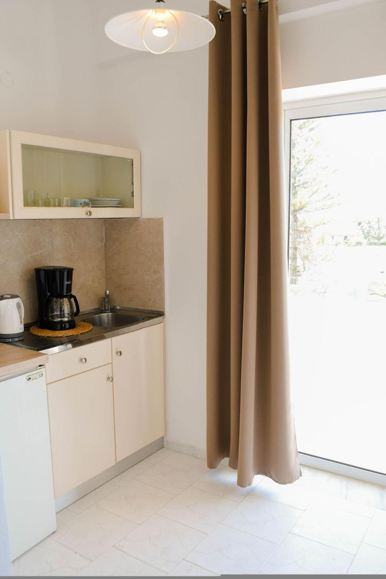 Litinas Apartments With Pool Agia Marina Esterno foto