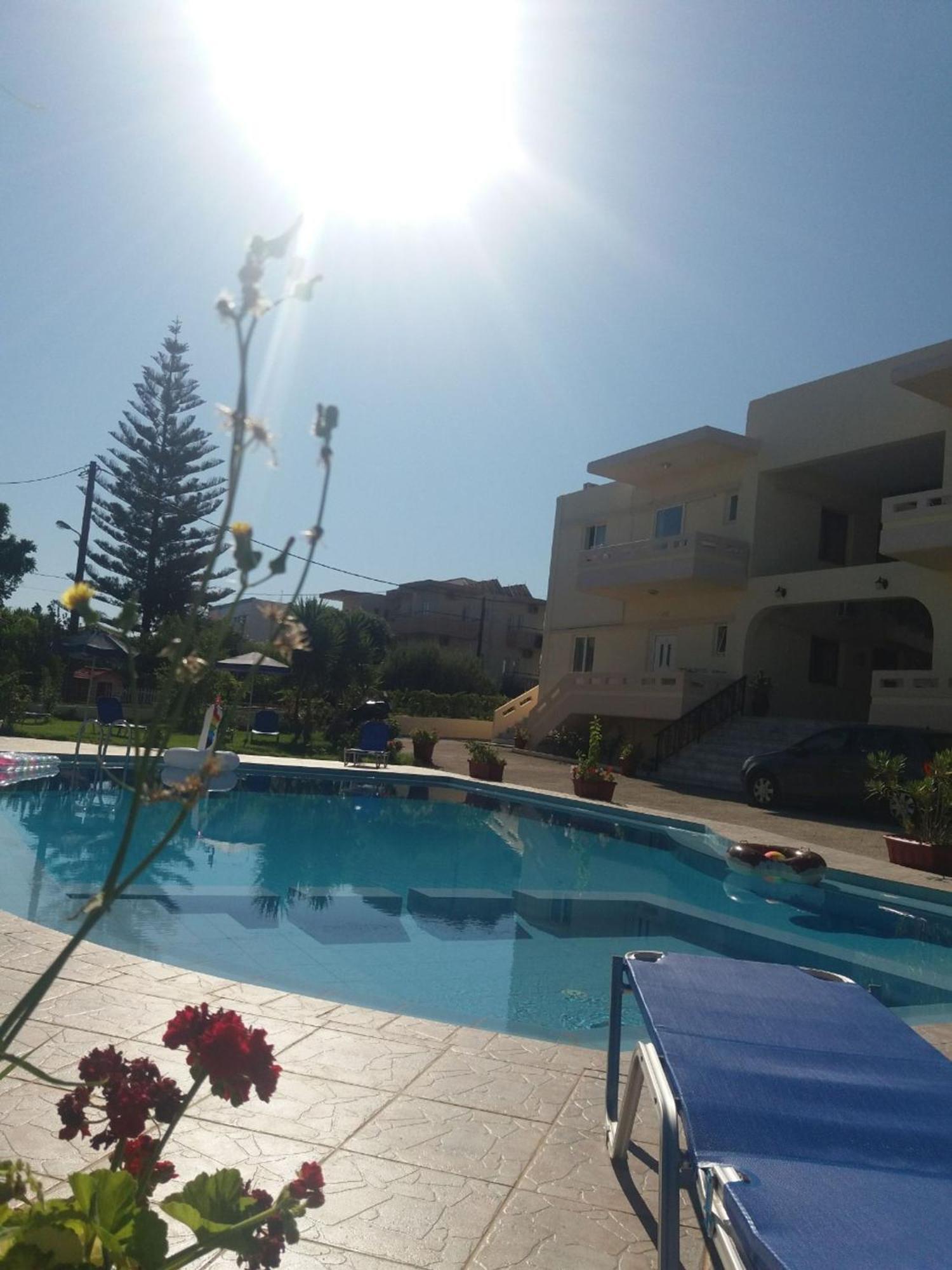 Litinas Apartments With Pool Agia Marina Esterno foto