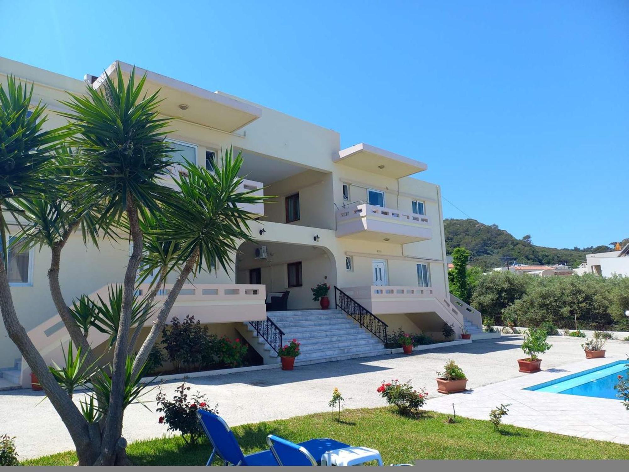 Litinas Apartments With Pool Agia Marina Esterno foto